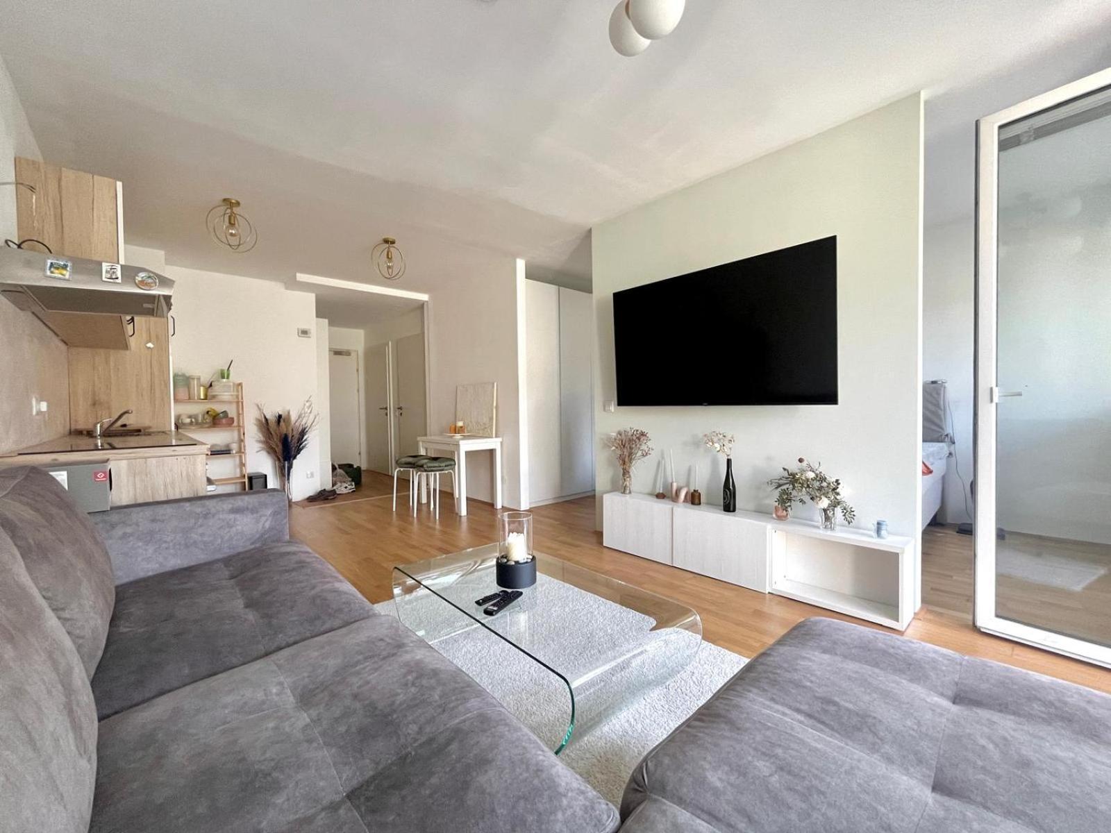 Apartment Mit Garten In 1230